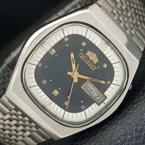 Vintage 1989 Square Orient Automatic Mens Silver Watch W/daydate - Picture 1 of 9